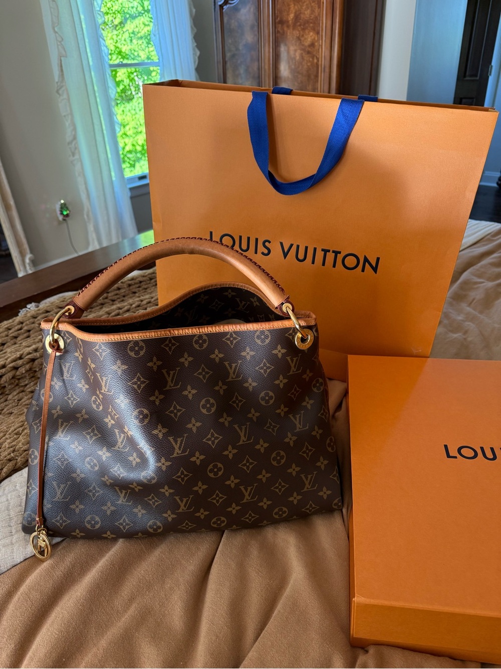Louis Vuitton Brown Monogram Artsy MM  bag